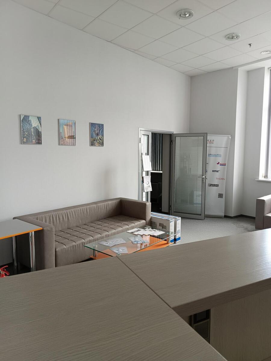 Продаж офісу 1170 м², Харківське шосе