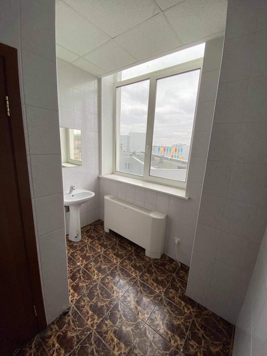 Продаж офісу 1170 м², Харківське шосе