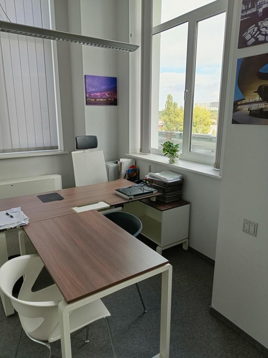 Продаж офісу 1170 м², Харківське шосе