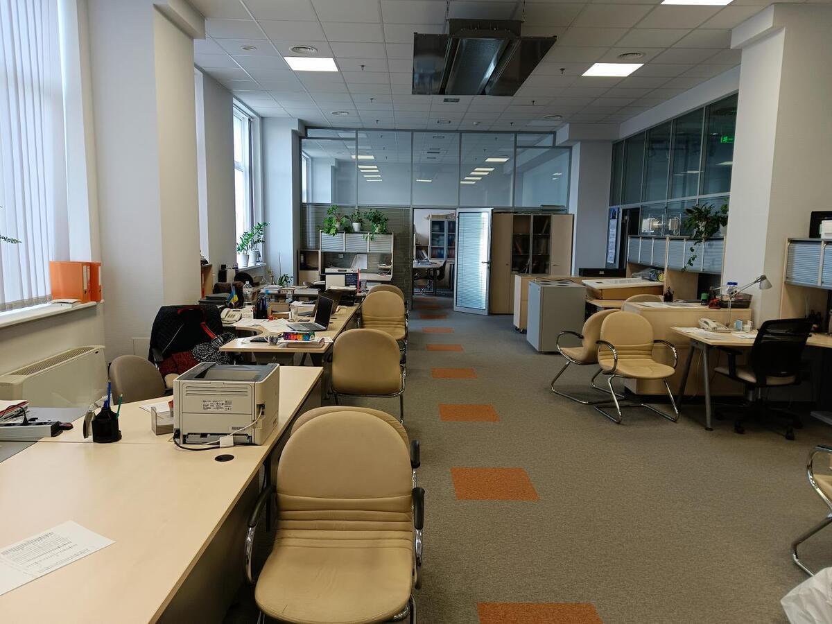Продаж офісу 1170 м², Харківське шосе