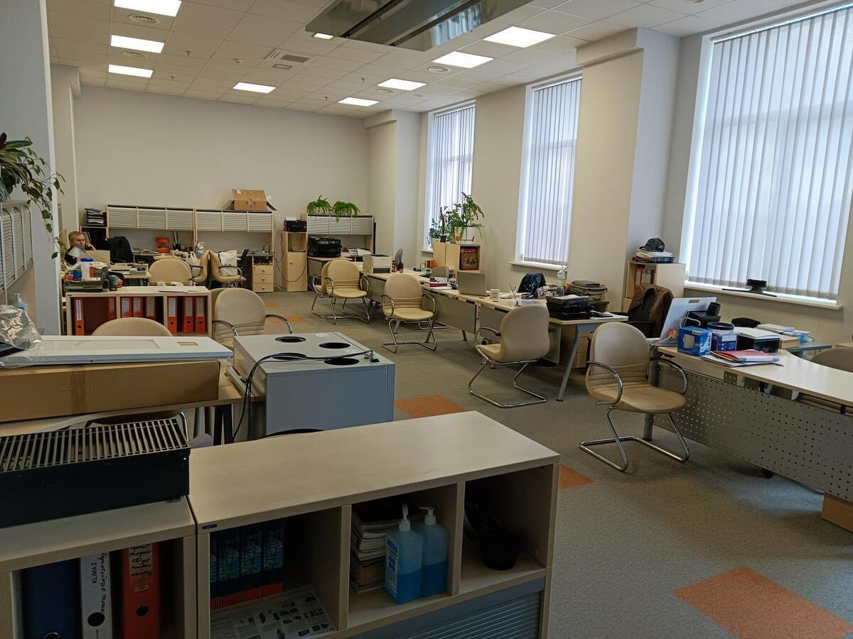 Продаж офісу 1170 м², Харківське шосе