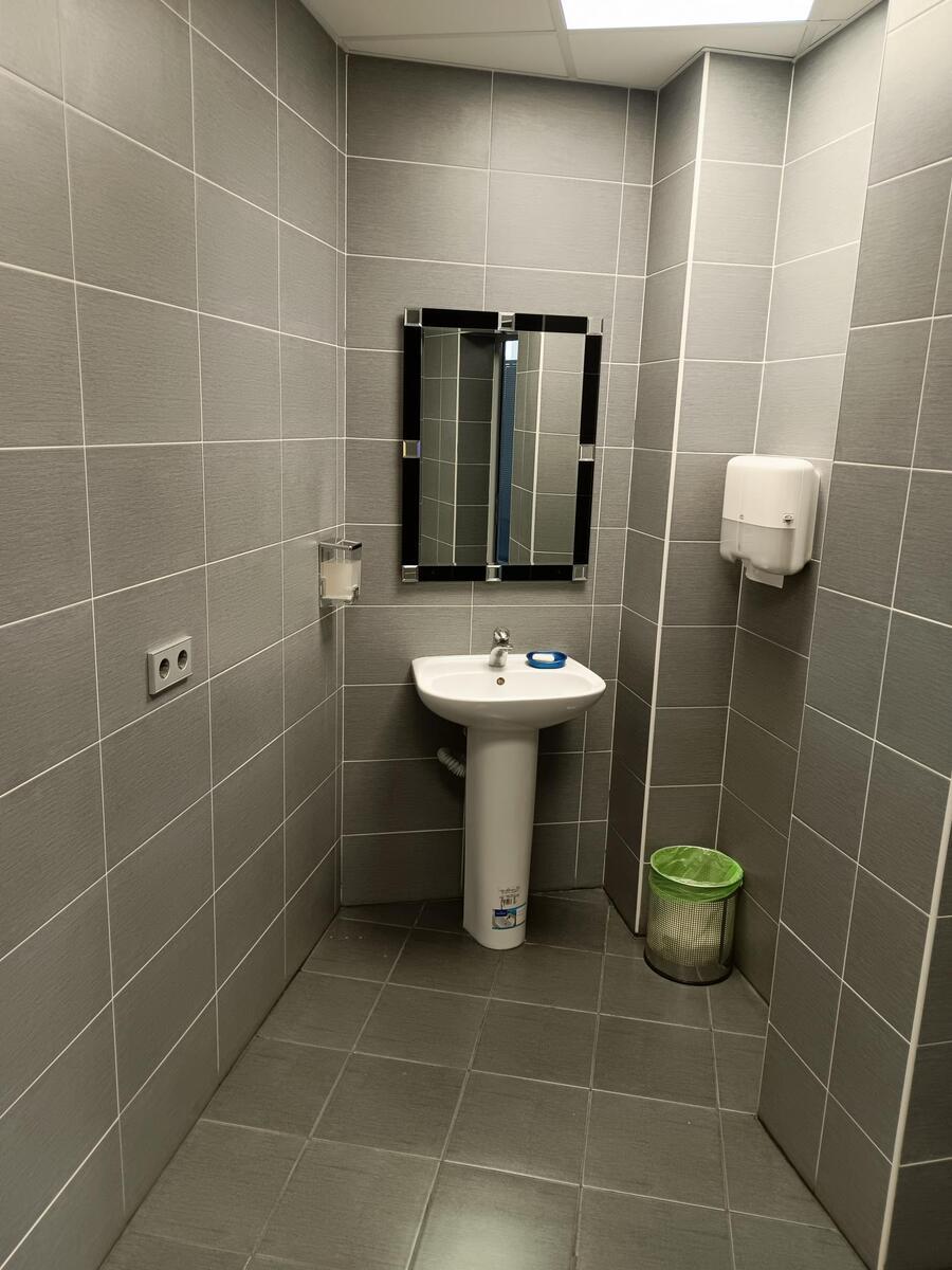 Продаж офісу 1170 м², Харківське шосе