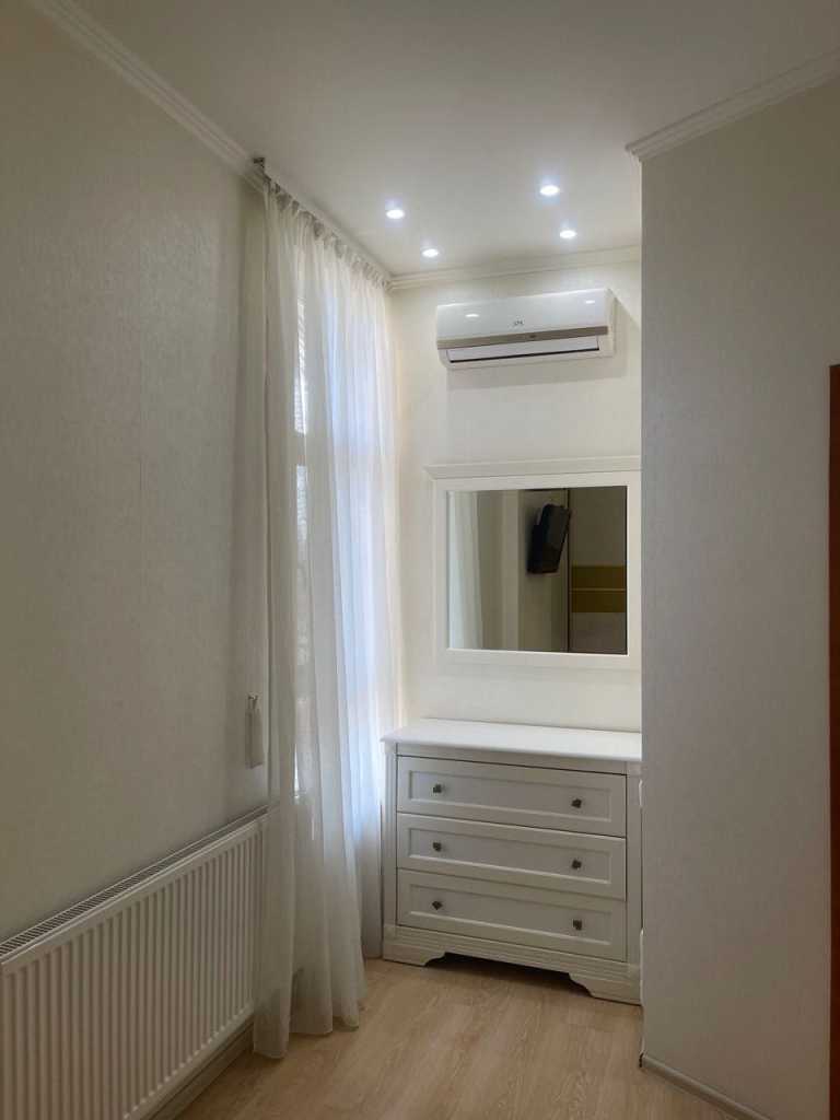 Аренда 2-комнатной квартиры 47 м², Жилянская ул.