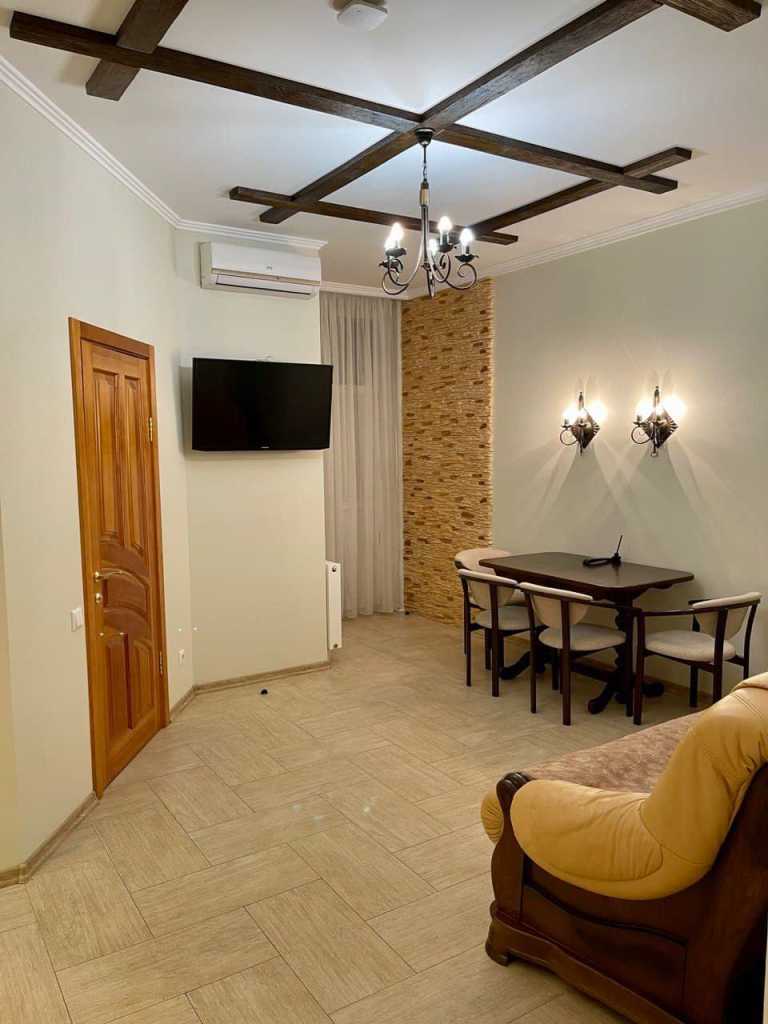 Аренда 2-комнатной квартиры 47 м², Жилянская ул.
