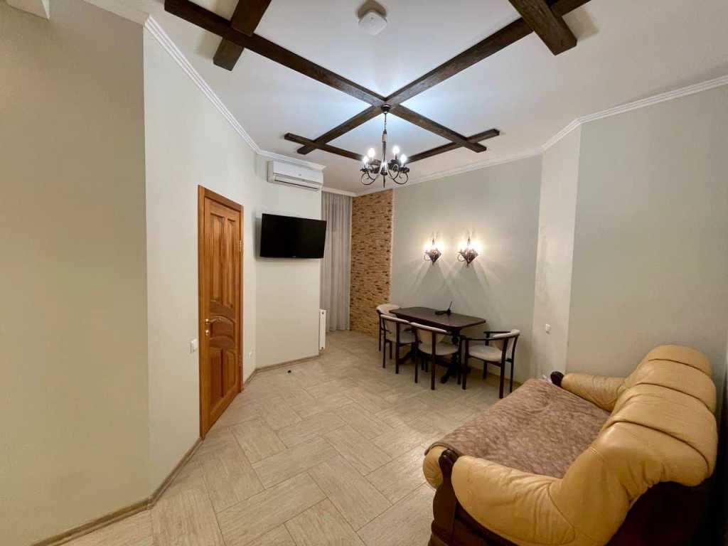 Аренда 2-комнатной квартиры 47 м², Жилянская ул.