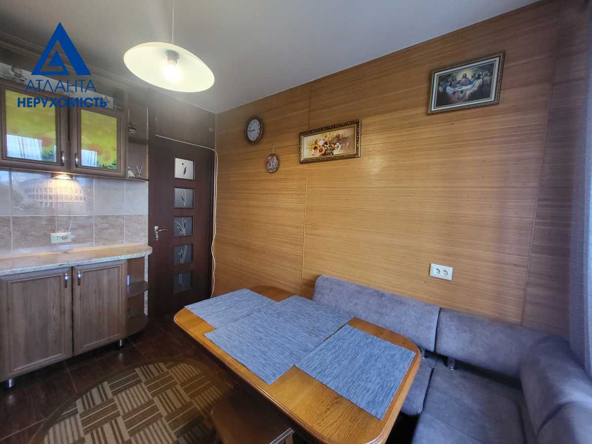 Продажа 3-комнатной квартиры 67 м², Соборности просп., 37Б