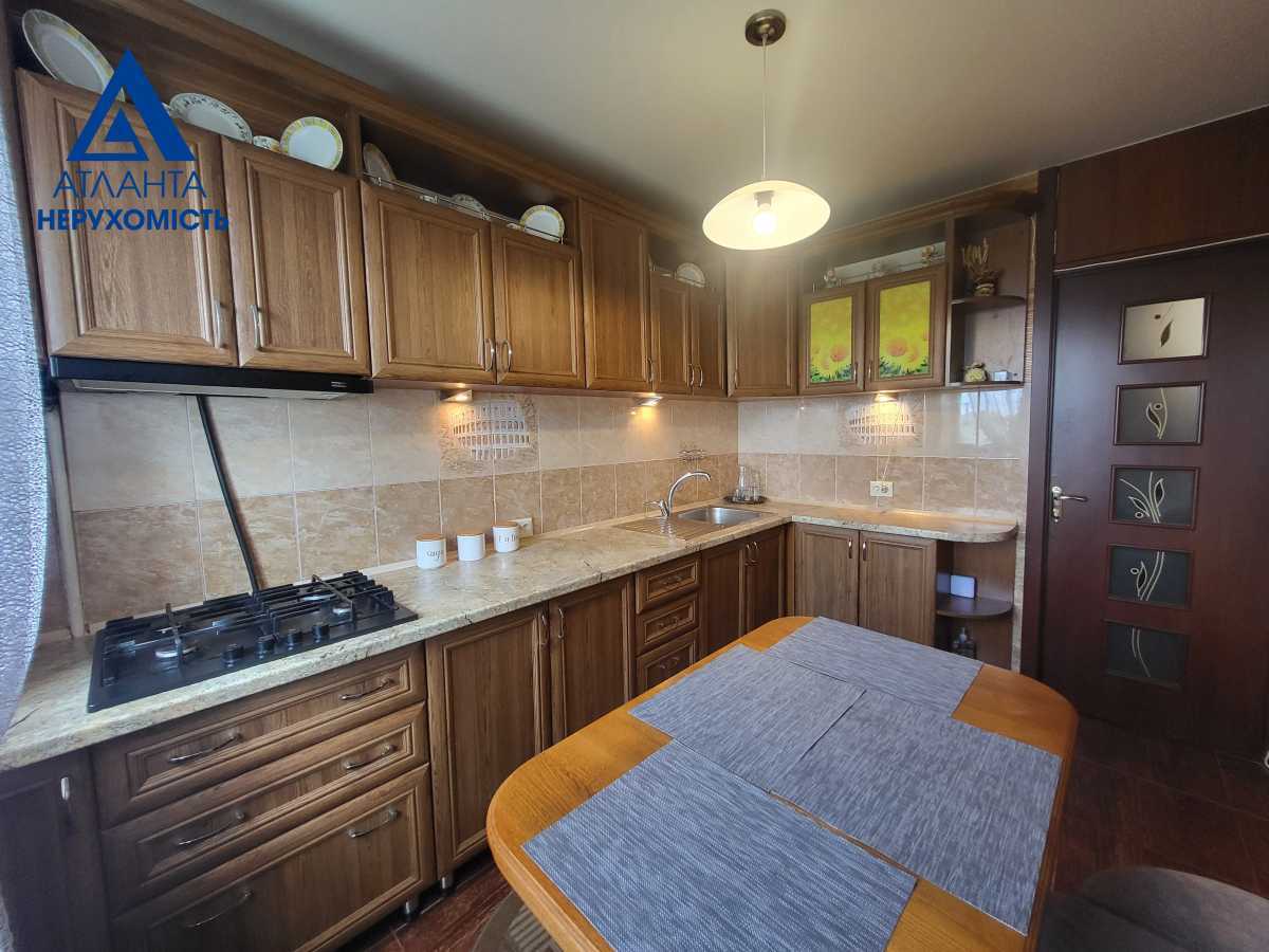 Продажа 3-комнатной квартиры 67 м², Соборности просп., 37Б