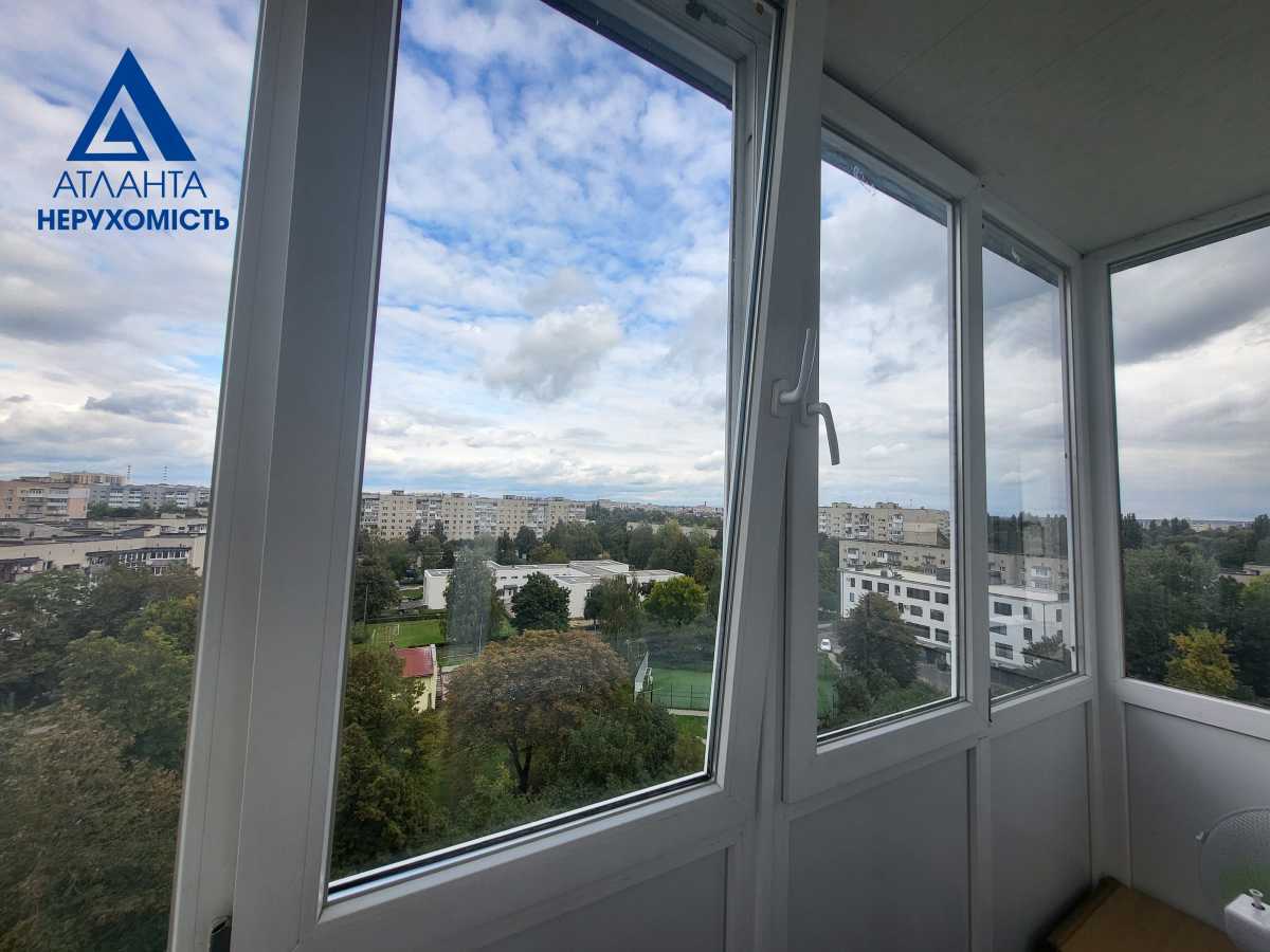 Продажа 3-комнатной квартиры 67 м², Соборности просп., 37Б