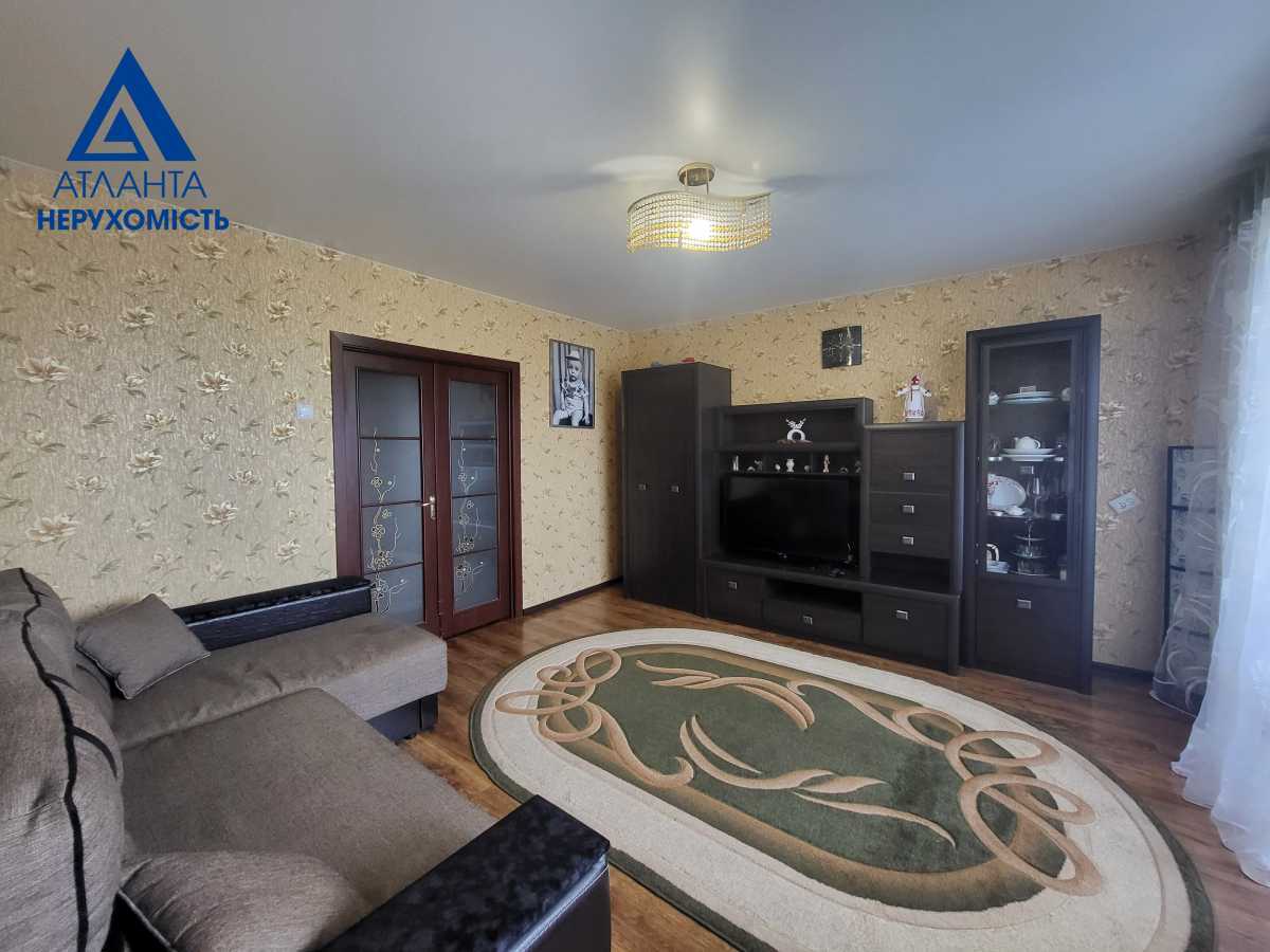 Продажа 3-комнатной квартиры 67 м², Соборности просп., 37Б