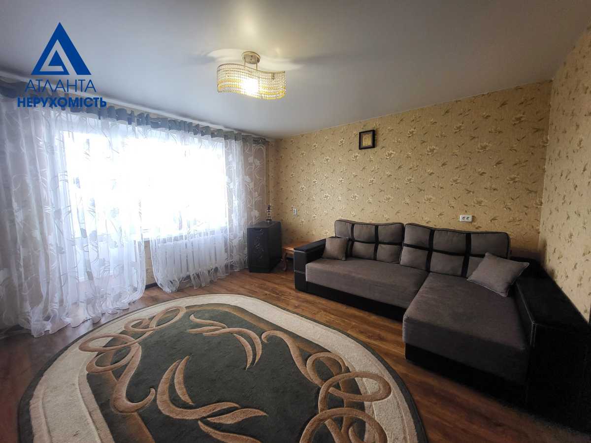Продажа 3-комнатной квартиры 67 м², Соборности просп., 37Б
