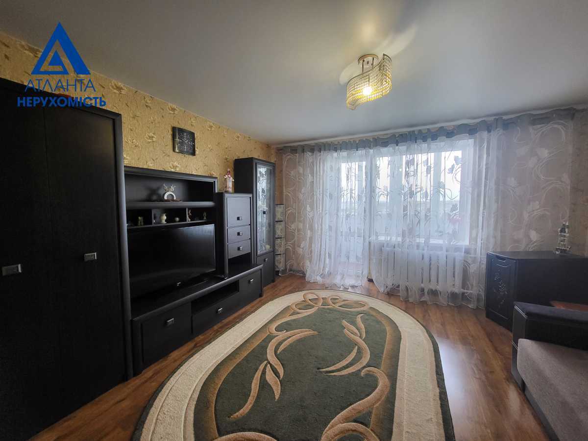 Продажа 3-комнатной квартиры 67 м², Соборности просп., 37Б