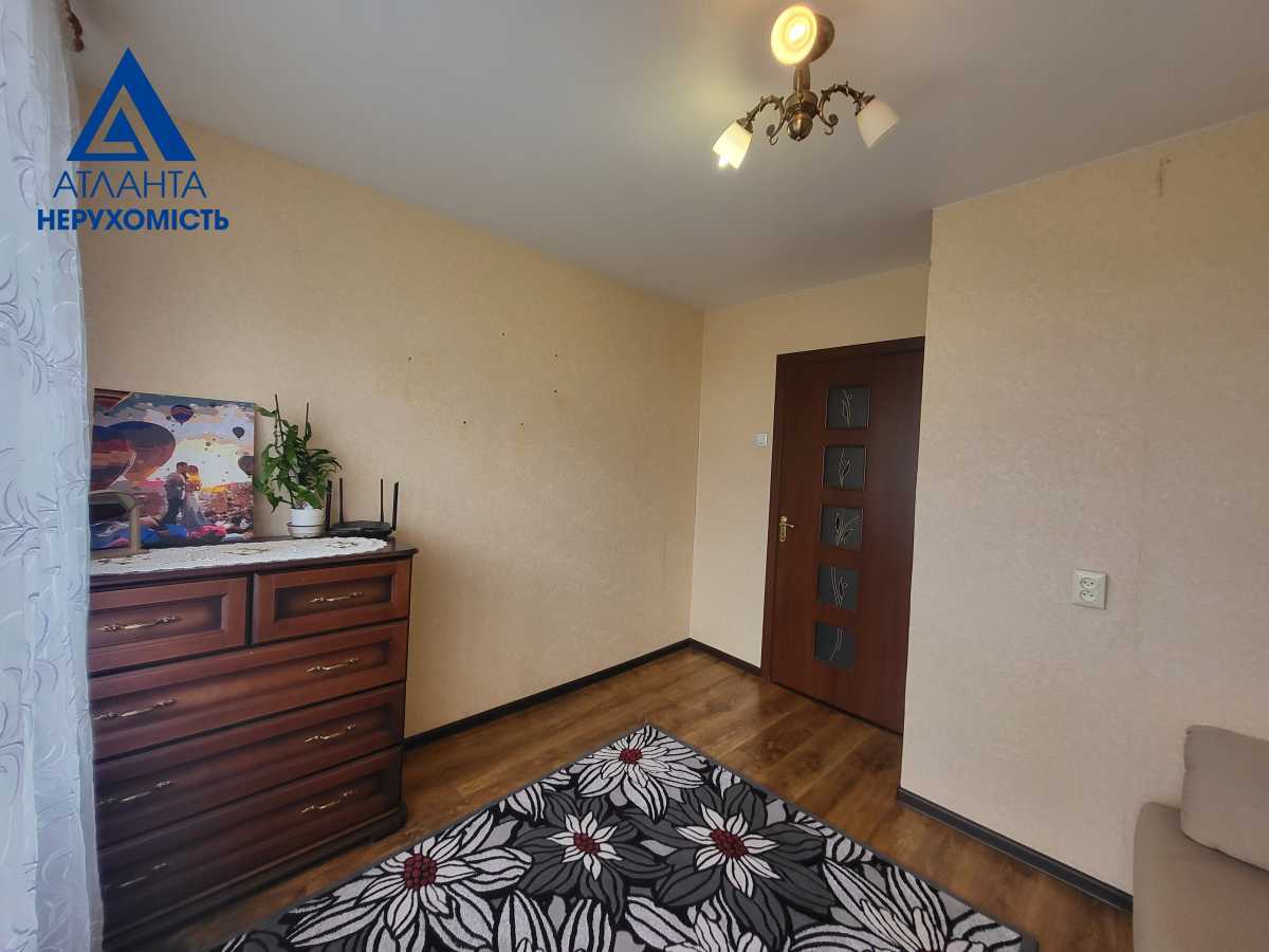 Продажа 3-комнатной квартиры 67 м², Соборности просп., 37Б