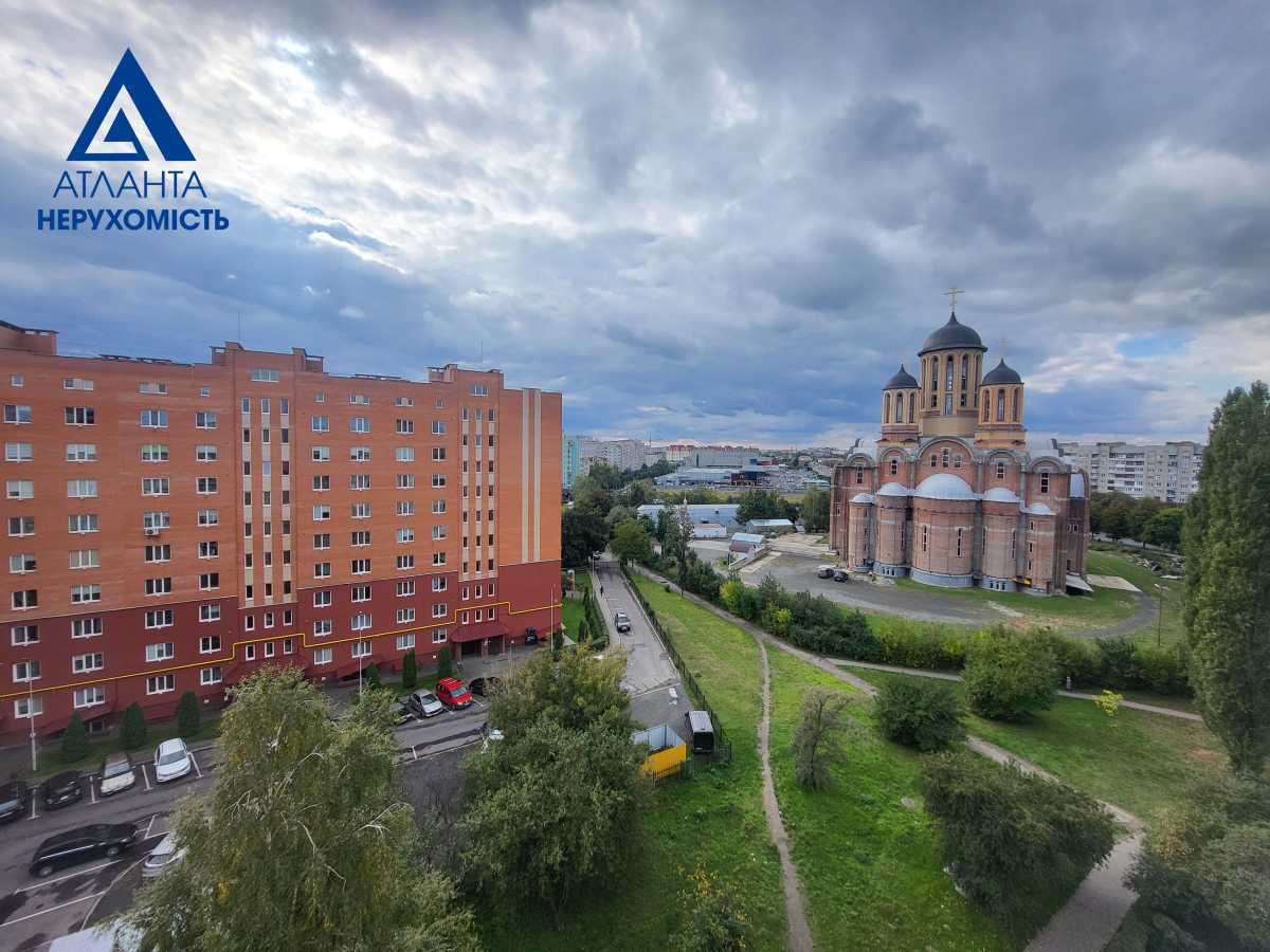 Продажа 3-комнатной квартиры 67 м², Соборности просп., 37Б