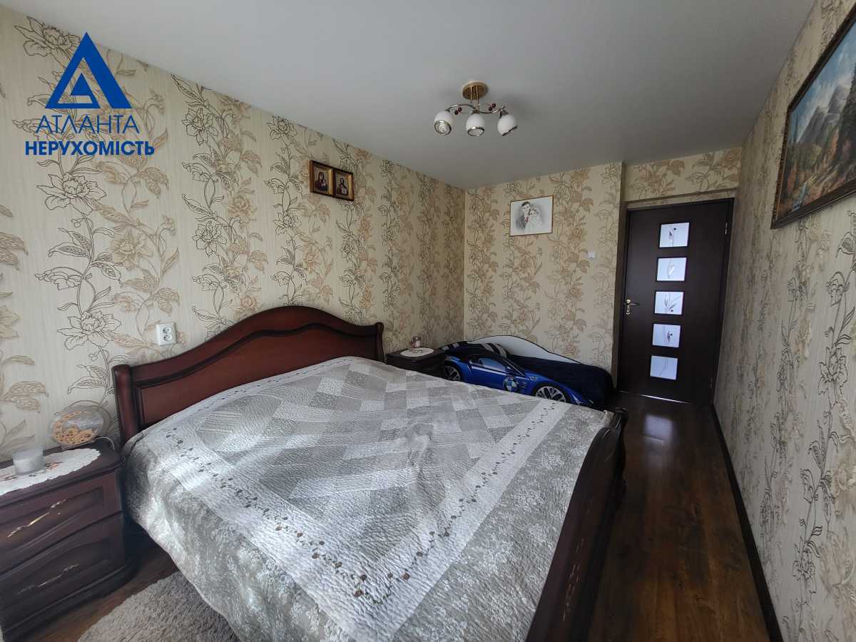 Продажа 3-комнатной квартиры 67 м², Соборности просп., 37Б