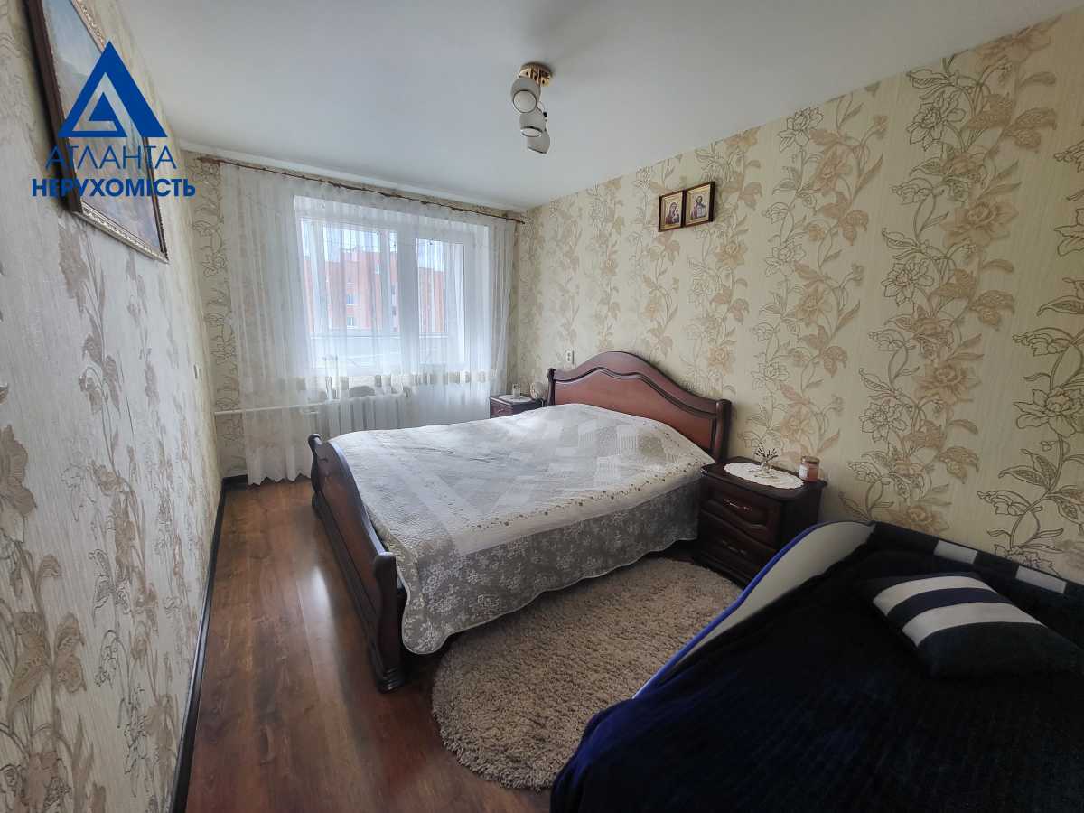Продажа 3-комнатной квартиры 67 м², Соборности просп., 37Б