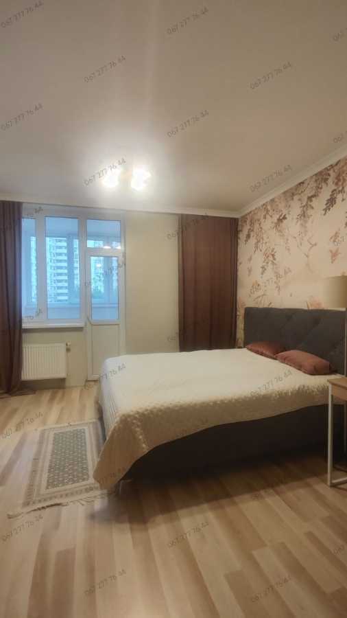 Продаж 2-кімнатної квартири 70 м², Анни Ахматової вул., 30