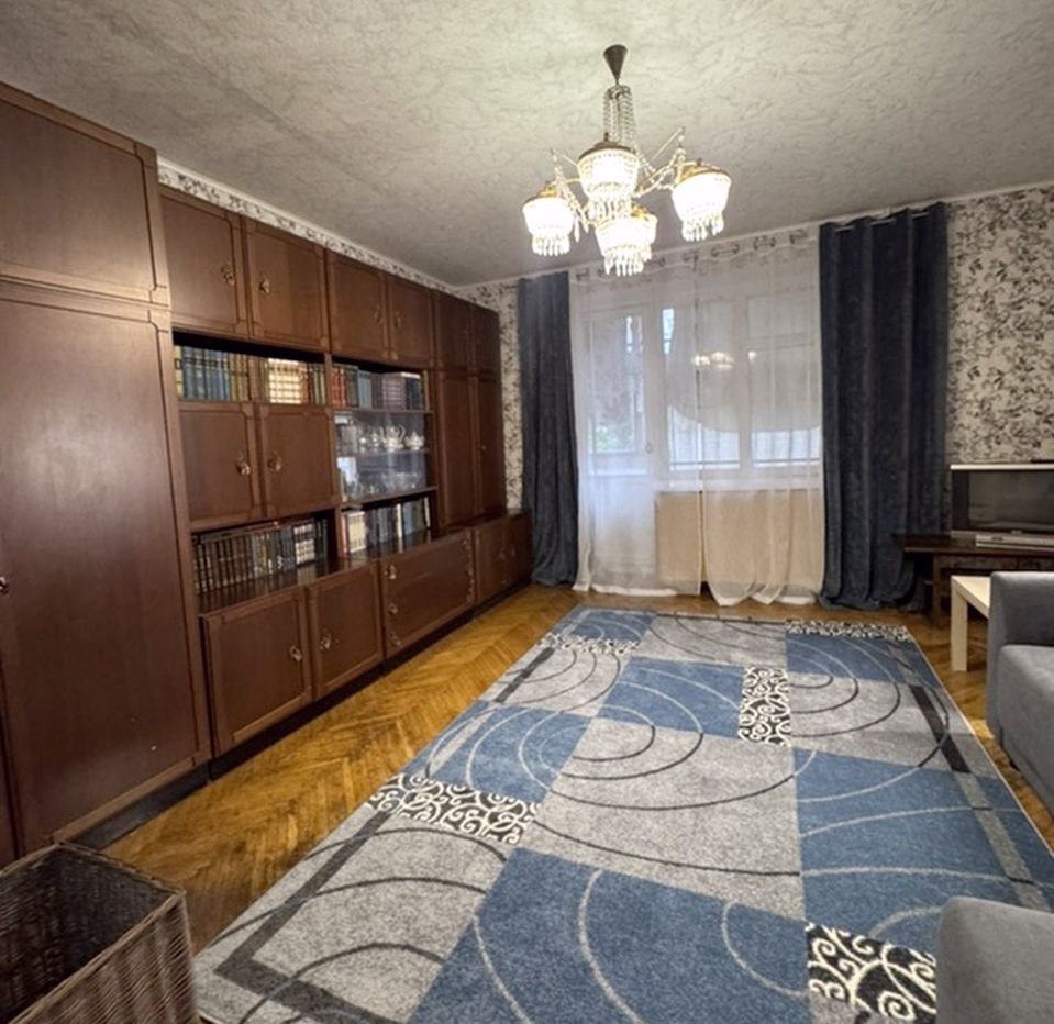 Продажа 3-комнатной квартиры 72 м², Тверская ул., 9