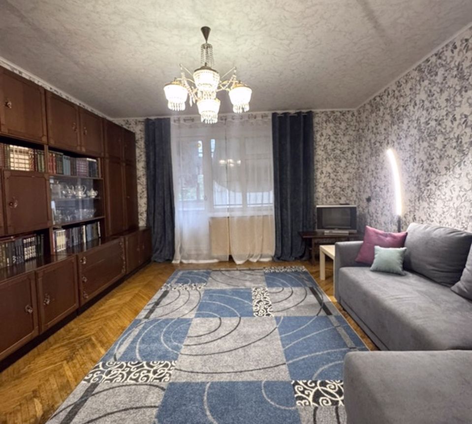 Продажа 3-комнатной квартиры 72 м², Тверская ул., 9