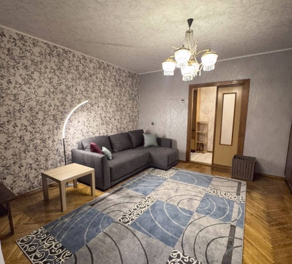 Продажа 3-комнатной квартиры 72 м², Тверская ул., 9