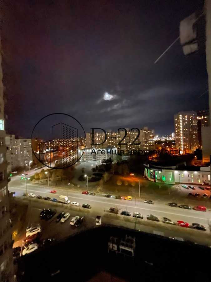 Продаж 2-кімнатної квартири 76 м², Михайла Донця вул., Драгоманова, 40з