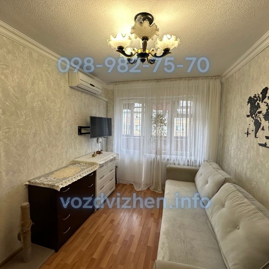 Продаж 1-кімнатної квартири 32 м², Бориспільська вул., 3А