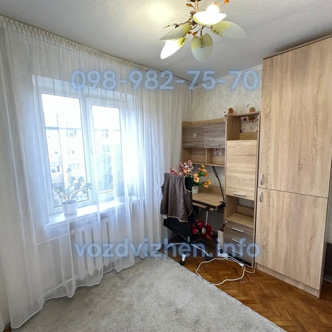Продаж 1-кімнатної квартири 32 м², Бориспільська вул., 3А