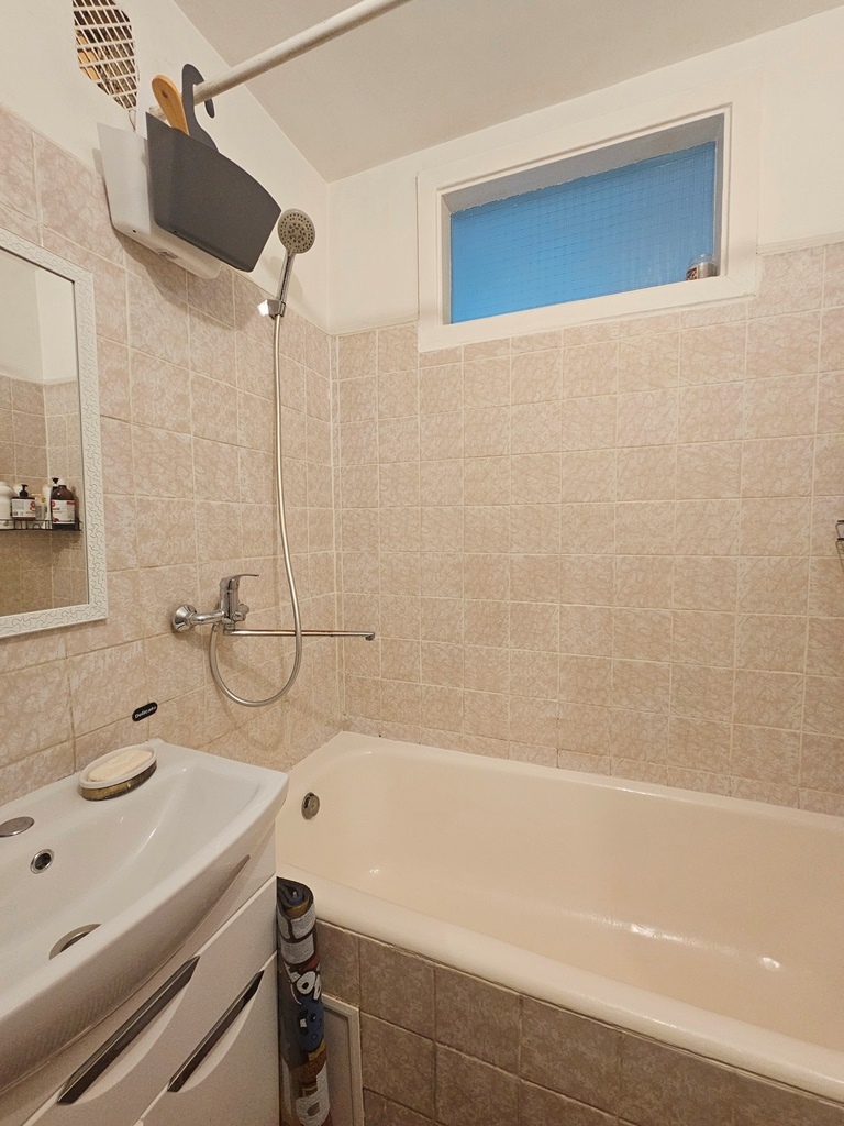 Продаж 2-кімнатної квартири 70 м², Маршала Тимошенка вул., 18