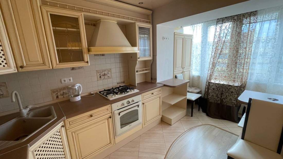 Аренда 1-комнатной квартиры 40 м², Дружбы Народов бул., 10А