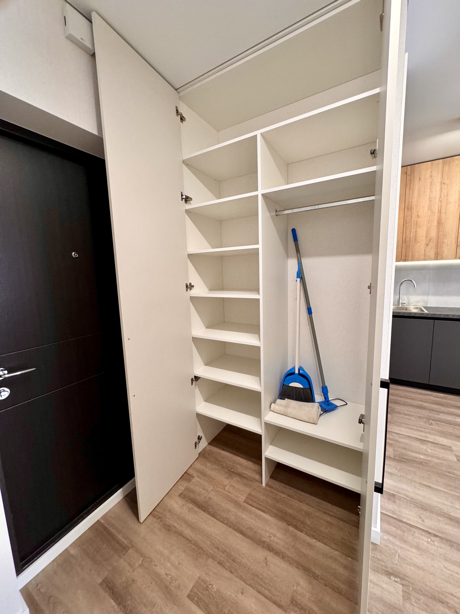 Аренда 1-комнатной квартиры 47 м², Евгения Сверстюка ул.