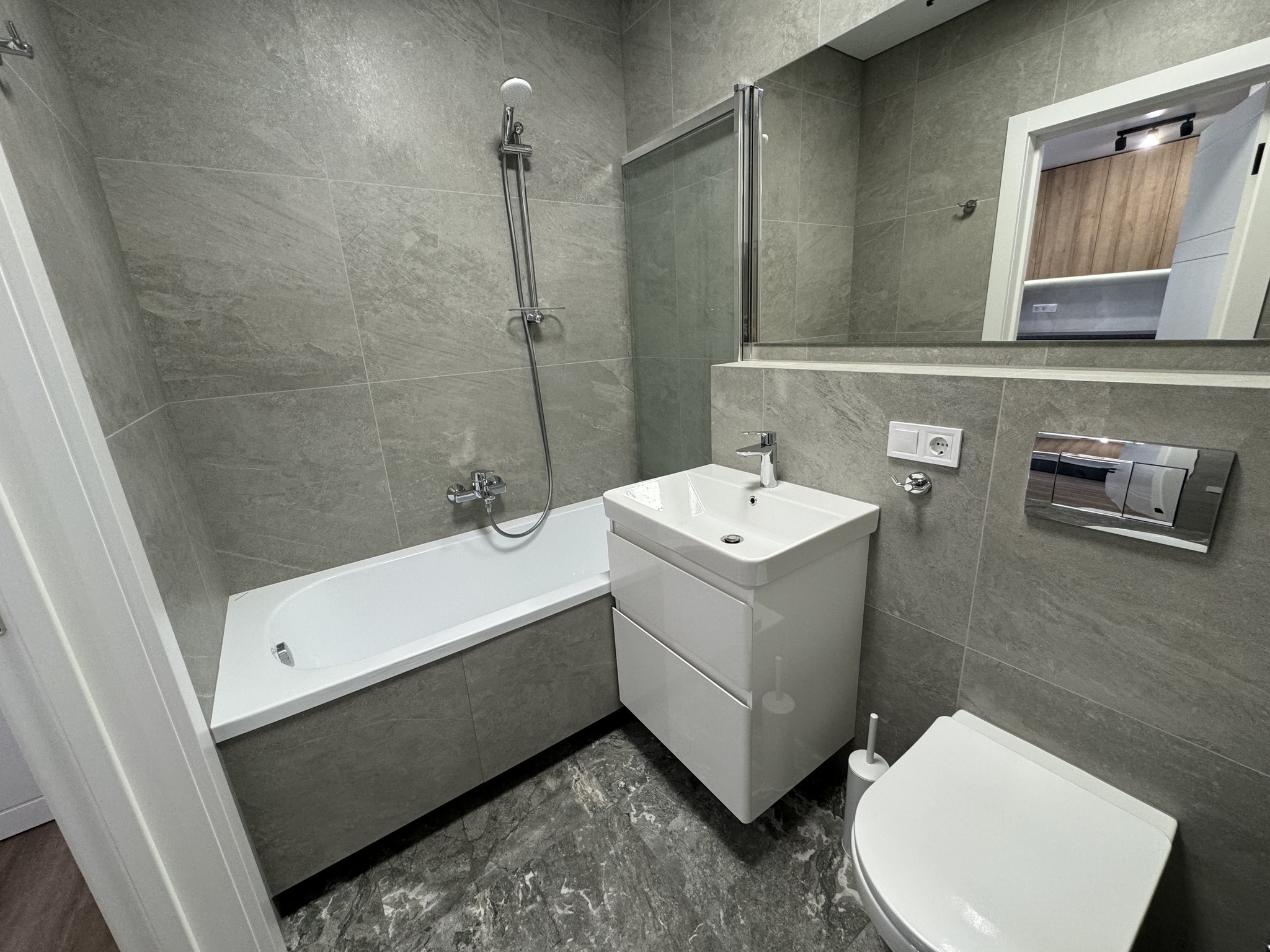 Аренда 1-комнатной квартиры 47 м², Евгения Сверстюка ул.