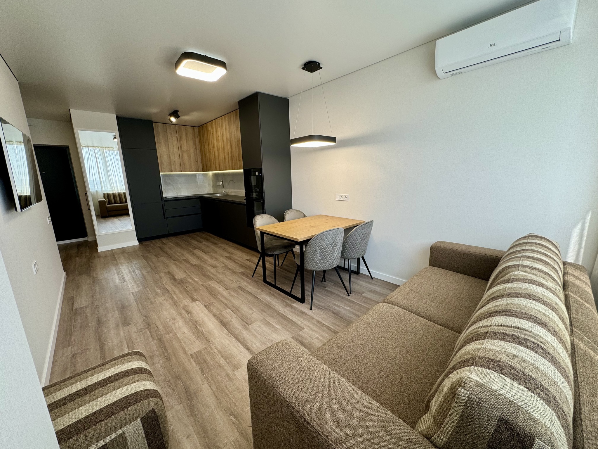 Аренда 1-комнатной квартиры 47 м², Евгения Сверстюка ул.