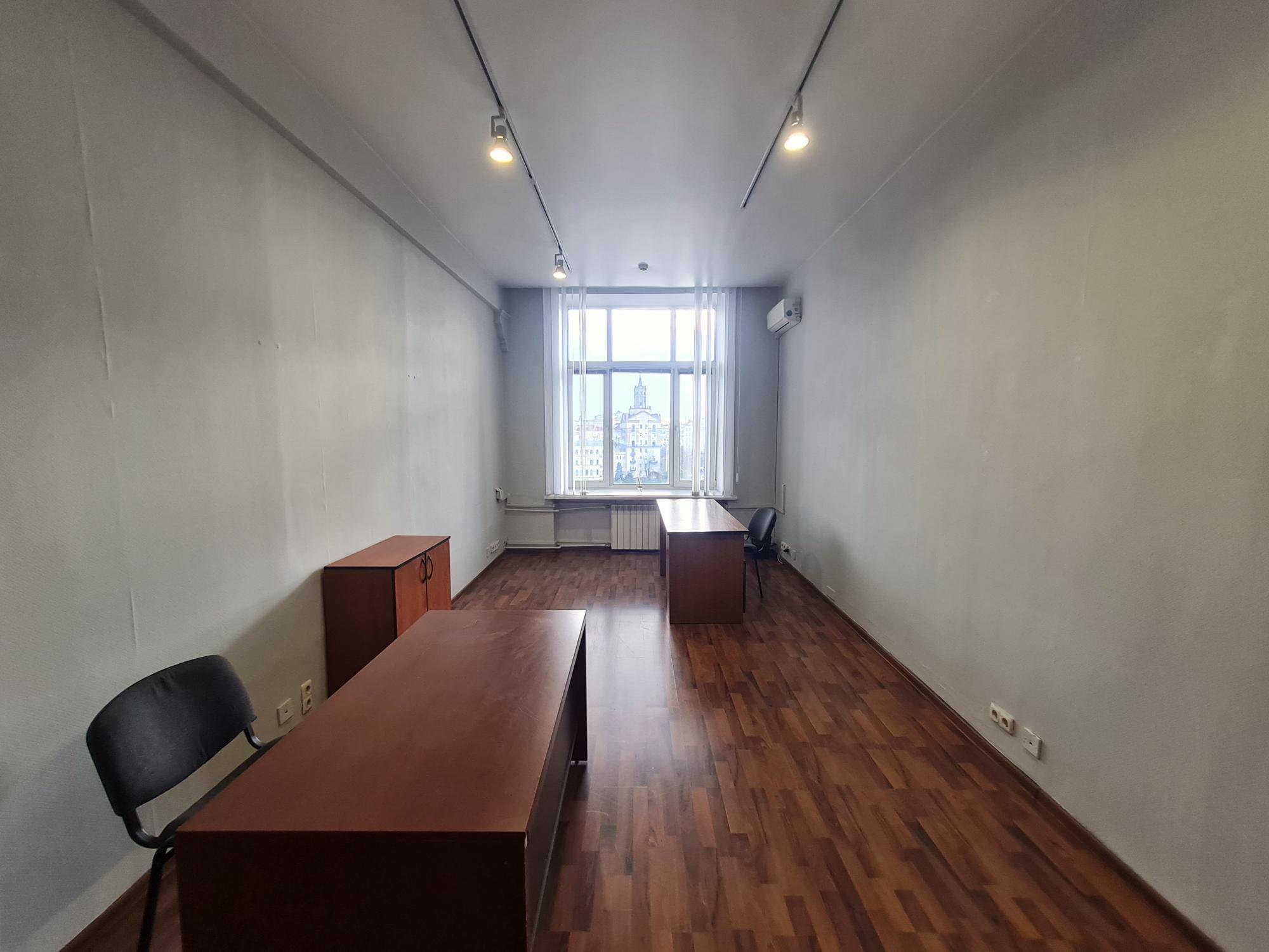 Аренда офиса 23.4 м², Крещатик ул., 7/11