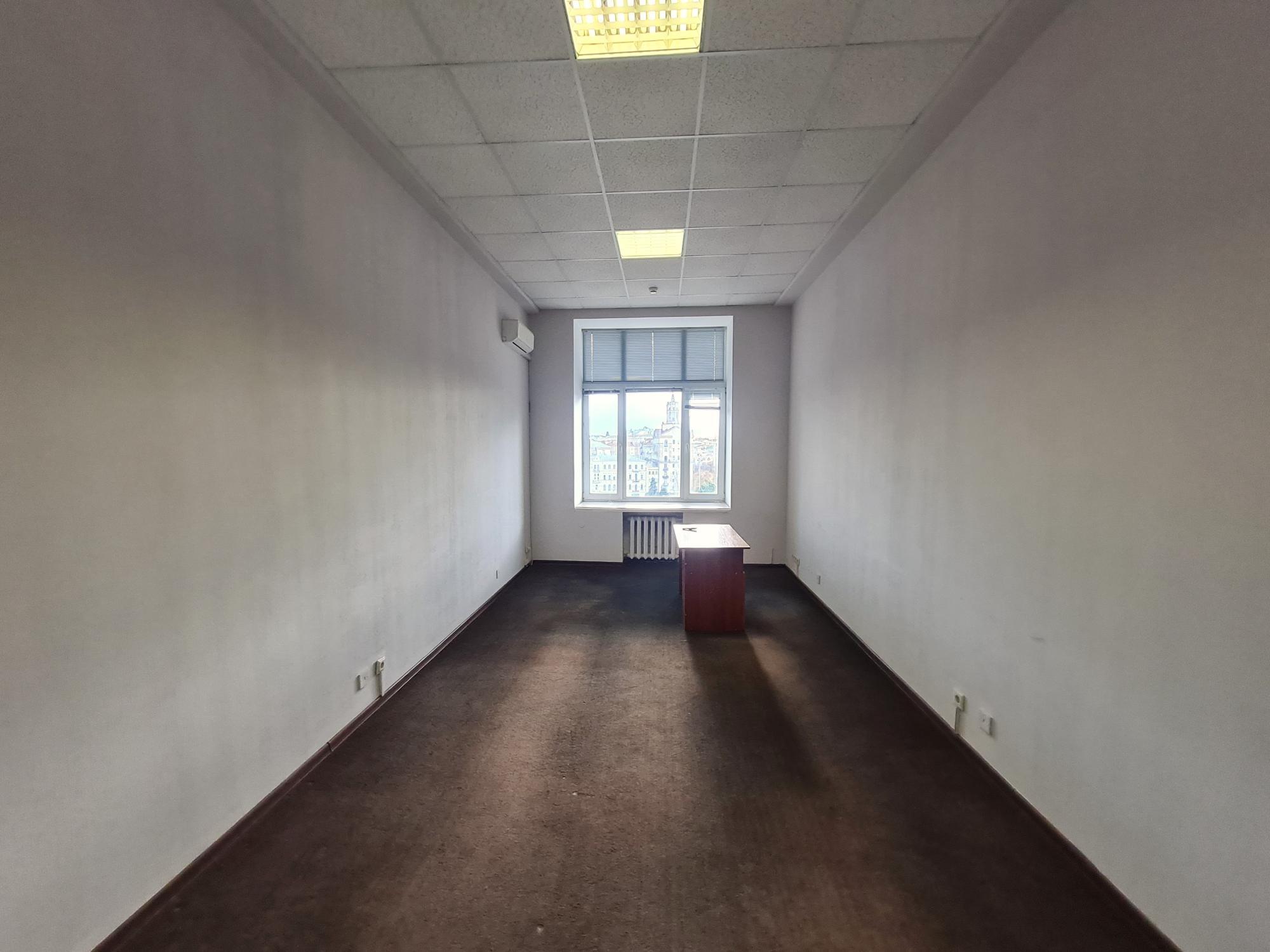 Аренда офиса 23.9 м², Крещатик ул., 7/11