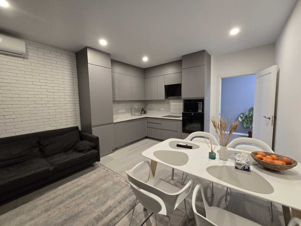 Продаж 2-кімнатної квартири 62 м², Метрологічна вул., 15