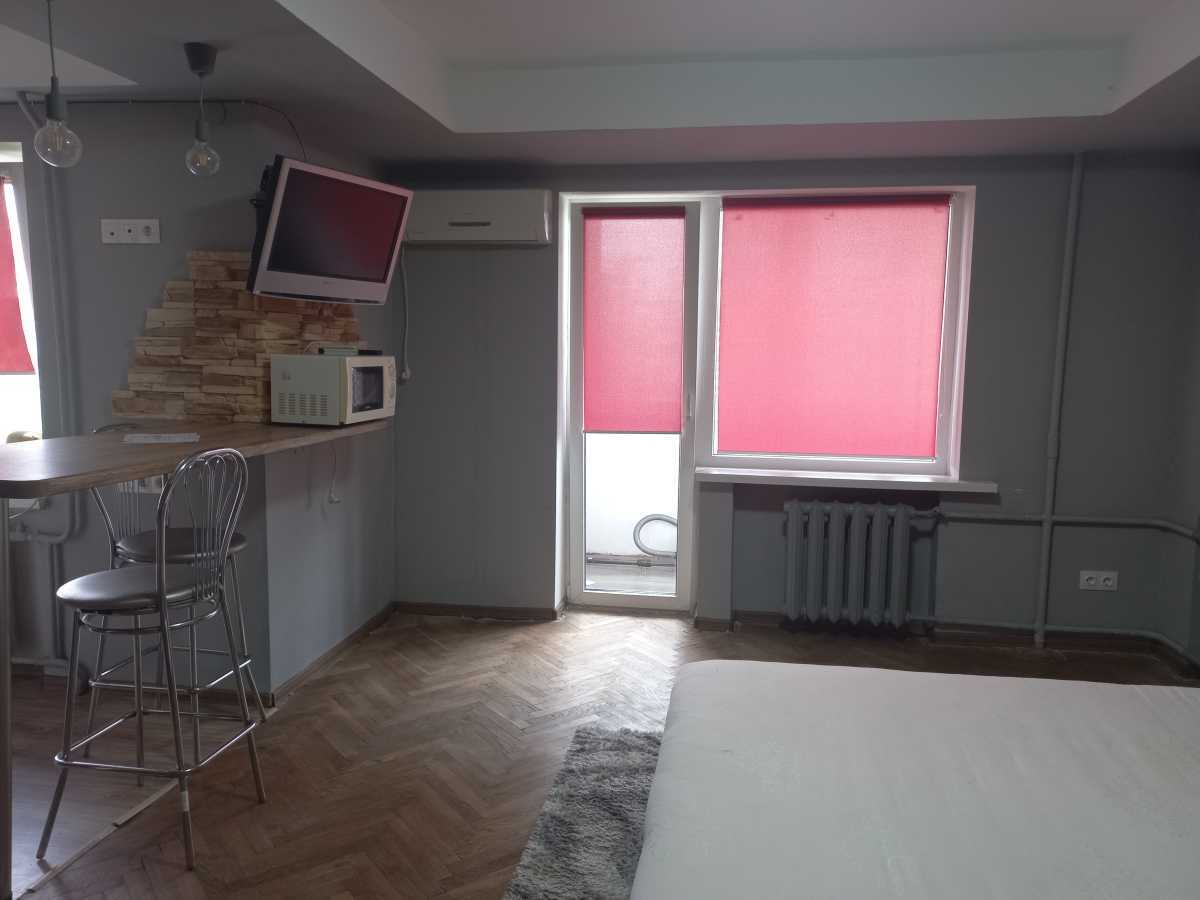 Продаж 1-кімнатної квартири 36 м², Русанівський бул., 10