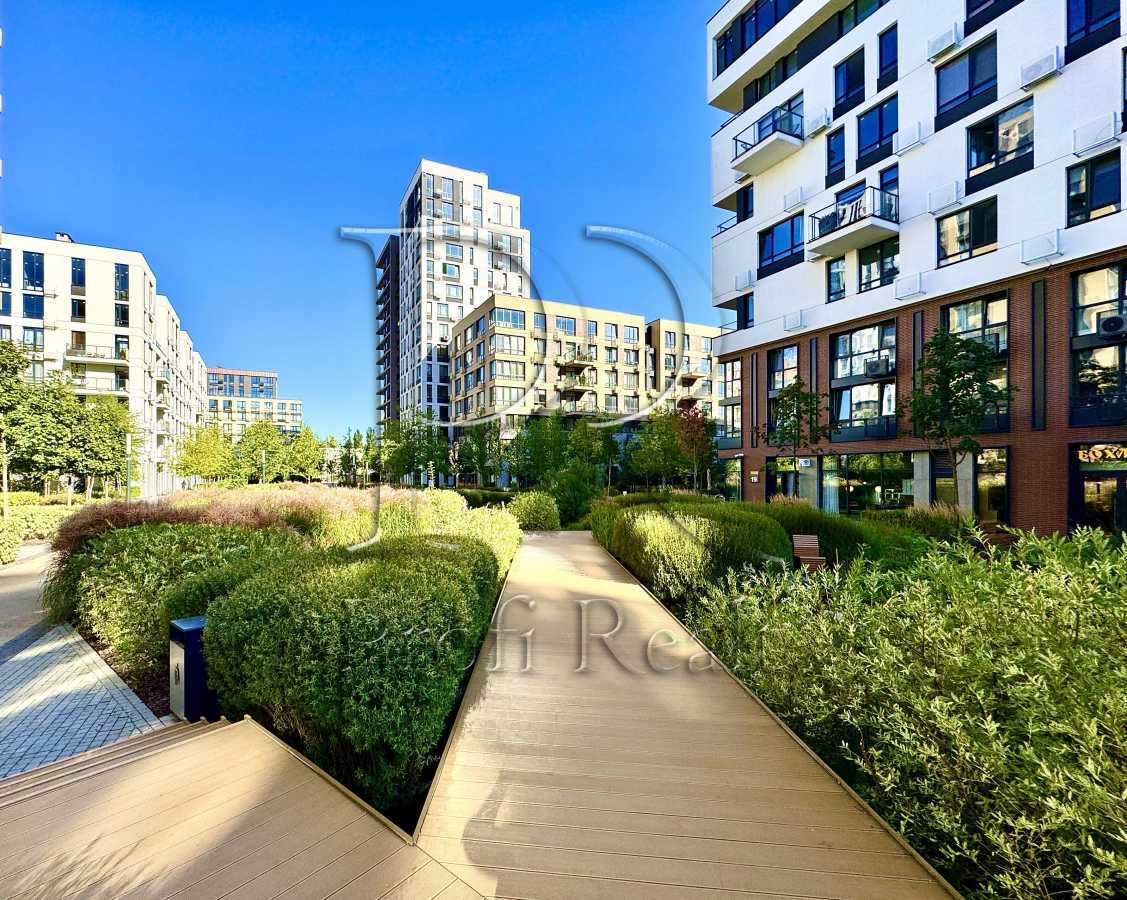 Продажа 1-комнатной квартиры 45 м², Салютная ул., 2