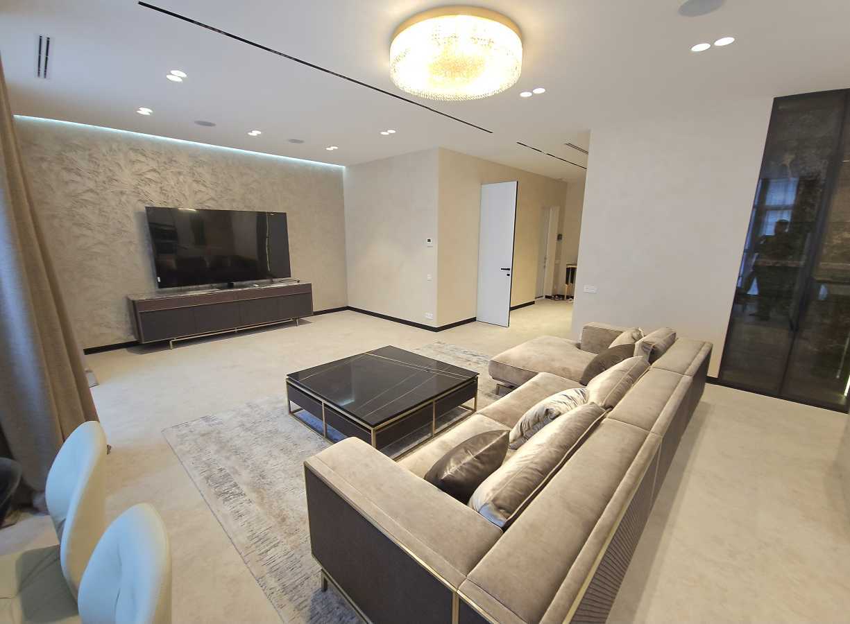 Продаж 4-кімнатної квартири 190 м², Михайла Драгомирова вул., 18а
