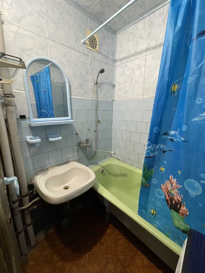 Продаж 3-кімнатної квартири 71 м², Героїв просп., 48