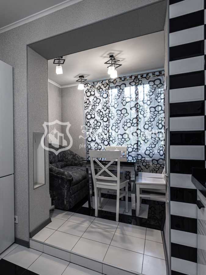 Продаж 3-кімнатної квартири 68.06 м², Михайла Донця вул., Драгоманова, 5