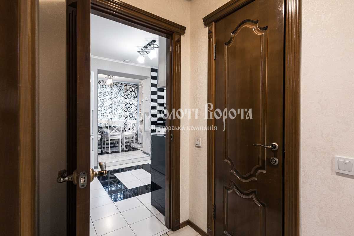 Продаж 3-кімнатної квартири 68.06 м², Михайла Донця вул., Драгоманова, 5