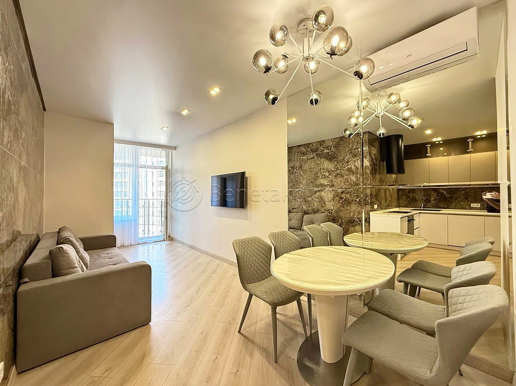 Аренда 4-комнатной квартиры 120 м², Каманина ул., 16А/5