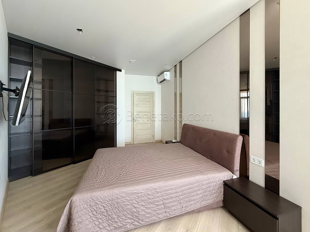 Аренда 4-комнатной квартиры 120 м², Каманина ул., 16А/5