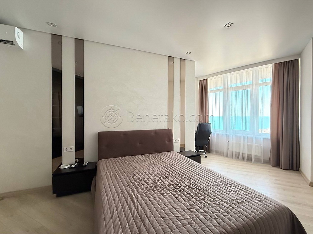 Аренда 4-комнатной квартиры 120 м², Каманина ул., 16А/5
