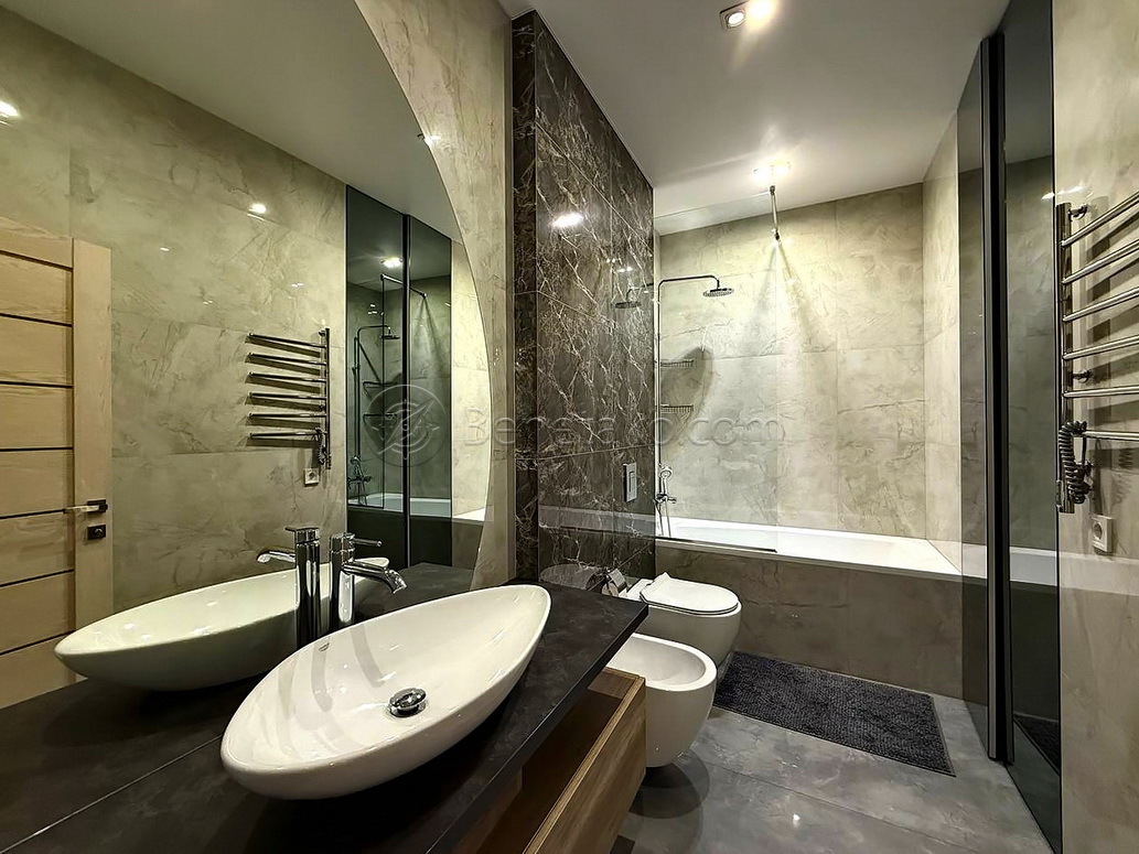 Аренда 4-комнатной квартиры 120 м², Каманина ул., 16А/5