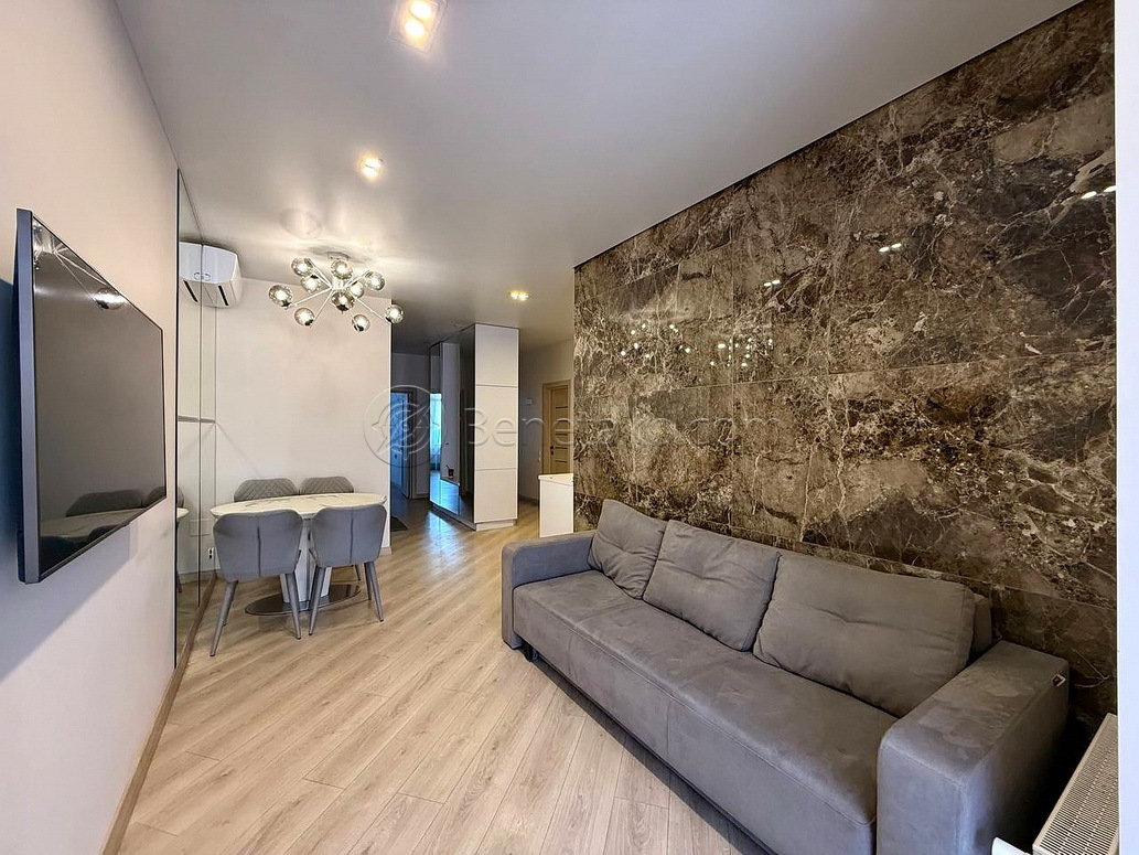 Аренда 4-комнатной квартиры 120 м², Каманина ул., 16А/5