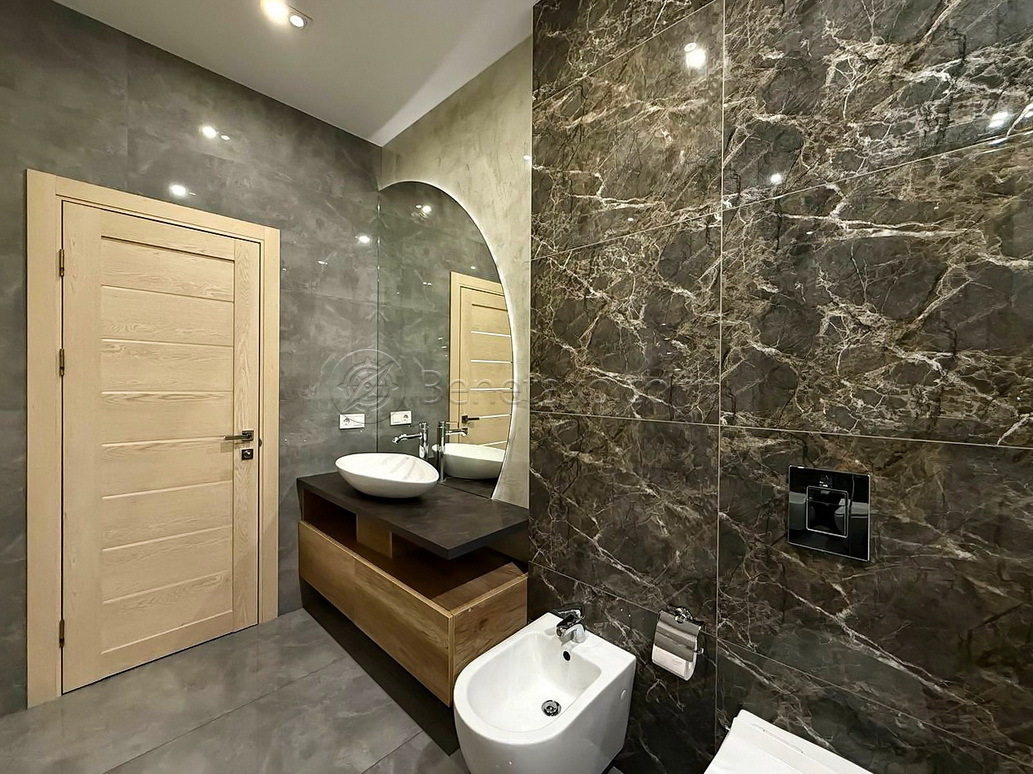Аренда 4-комнатной квартиры 120 м², Каманина ул., 16А/5