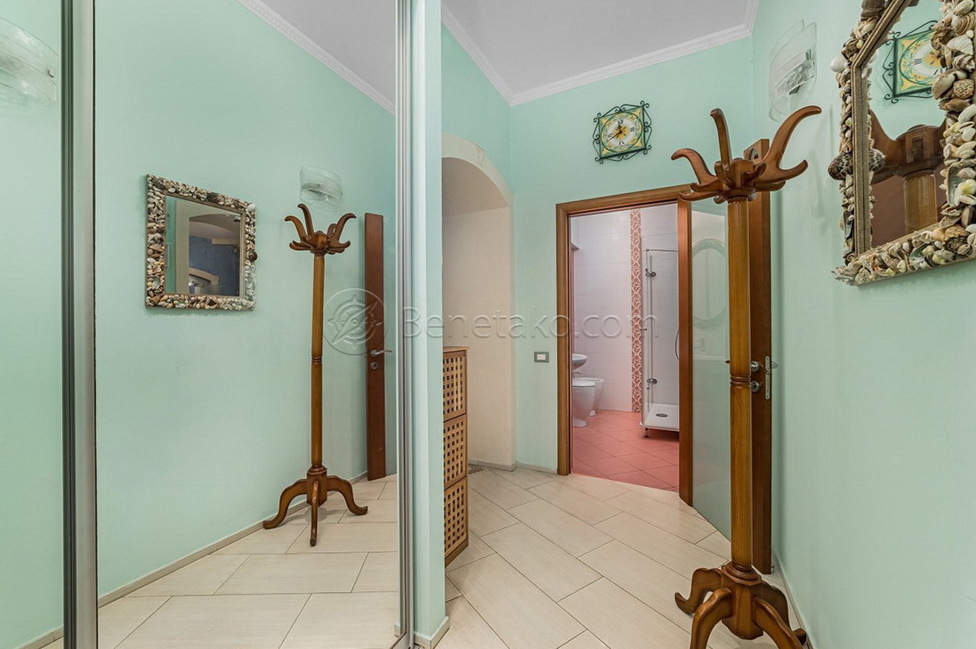 Аренда 4-комнатной квартиры 130 м², Дерибасовская ул., 17