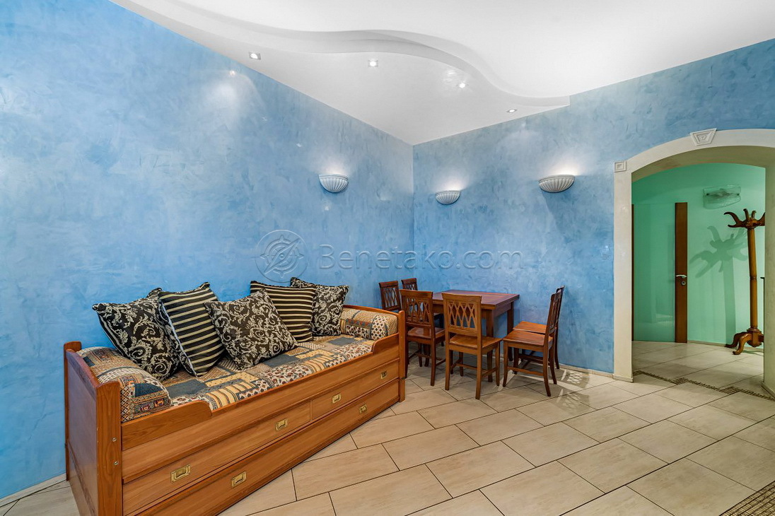 Аренда 4-комнатной квартиры 130 м², Дерибасовская ул., 17