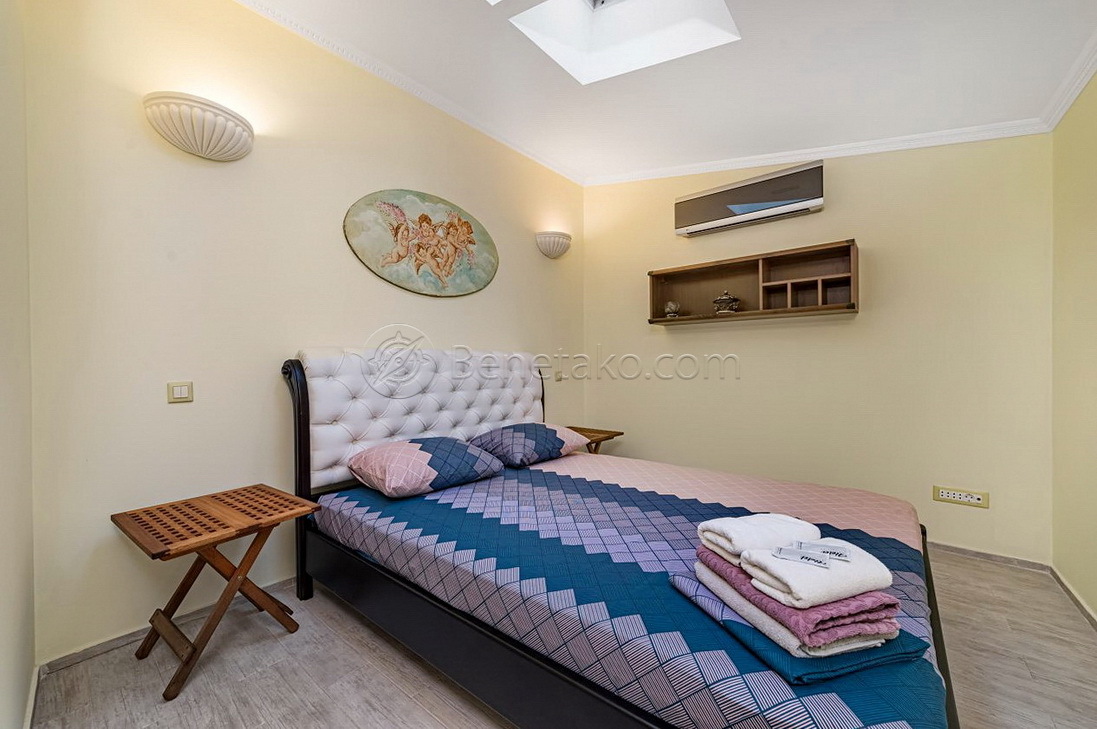 Аренда 4-комнатной квартиры 130 м², Дерибасовская ул., 17