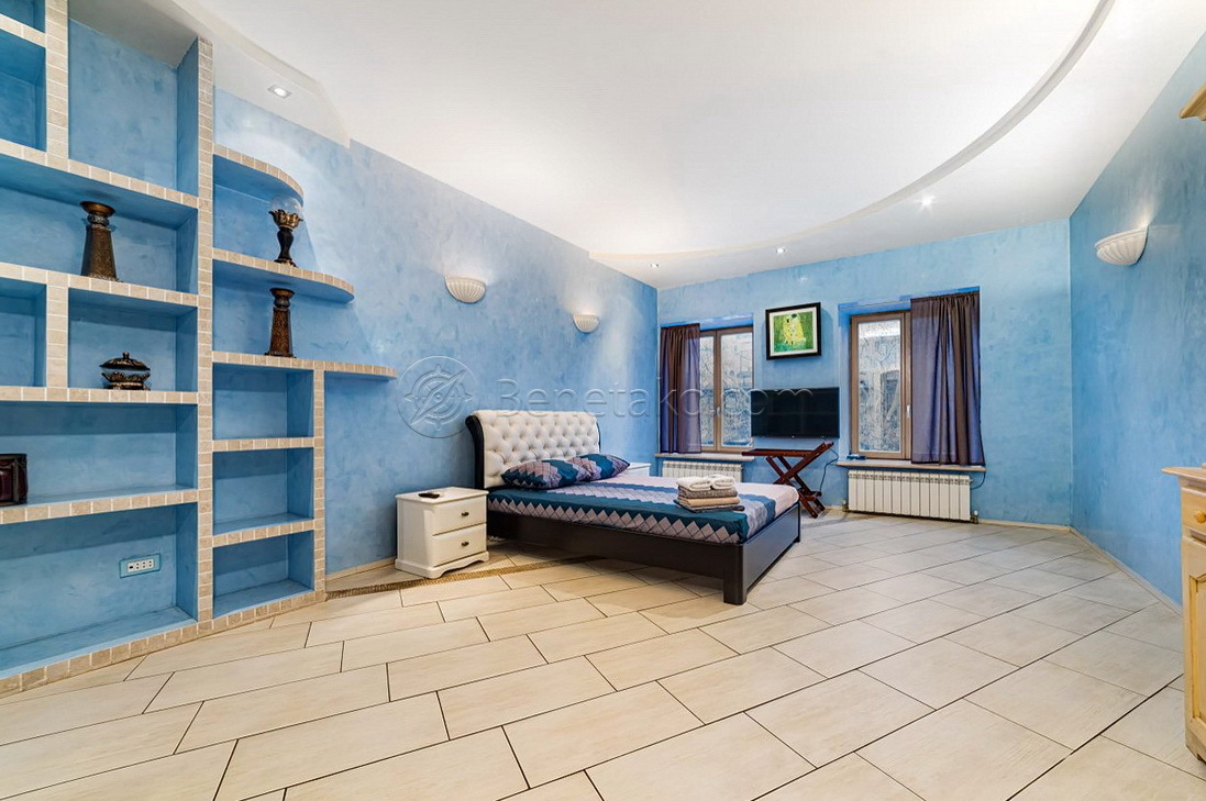 Аренда 4-комнатной квартиры 130 м², Дерибасовская ул., 17